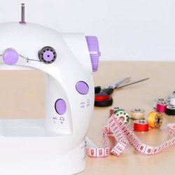 M063G (ALEJA2) Z024E/F  MASZYNA DO SZYCIA PRZENOŚNA MINI AKCESORIA + GRATISY PODŚWIETLANA 2 TRYBY -O208