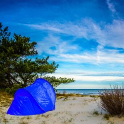 M034D  (Aleja1)  NAMIOT PLAŻOWY SAMOROZKŁADAJĄCY PARAWAN NA PLAŻĘ-S044